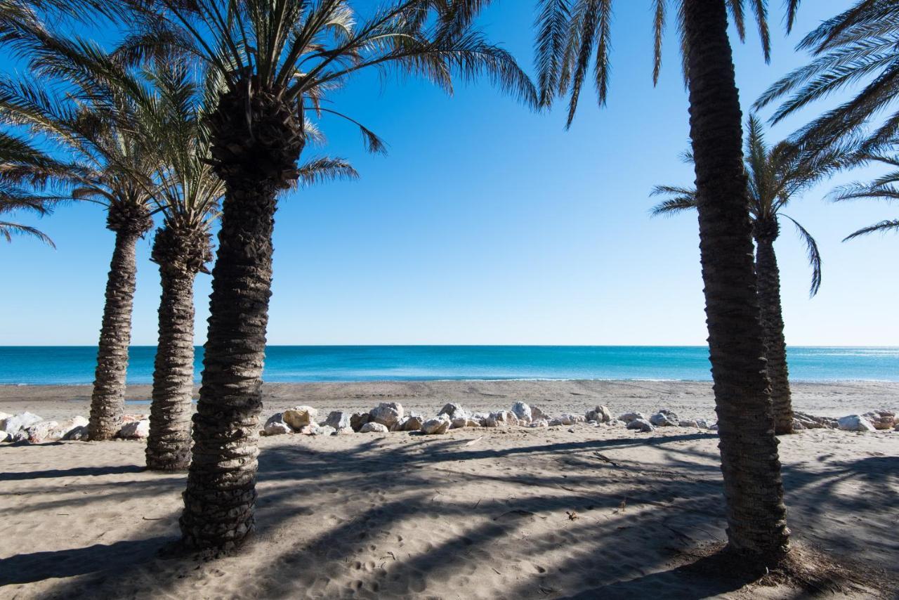 Lujoso Piso Con Jardin Privado A Dos Minutos Andando De La Playa Los Alamos Torremolinos Exterior foto